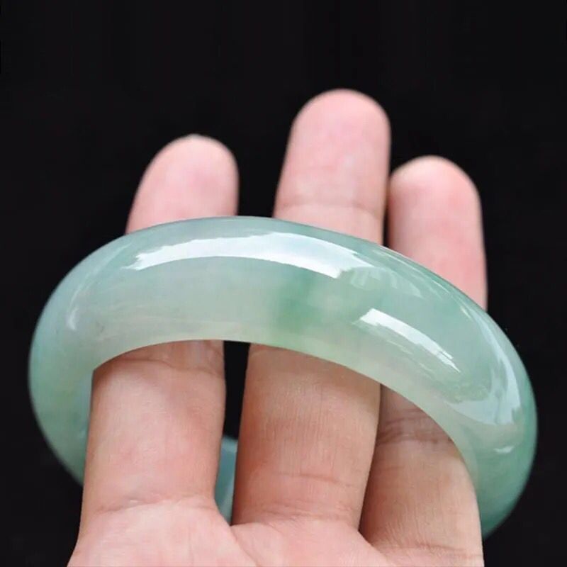 สร้อยข้อมือหยกธรรมชาติจากเมียน - Lighting บทวิจารณ์และราคา